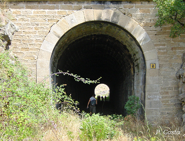 Aspecto do oitavo túnel, que tem cerca de 300 metros de comprimento.